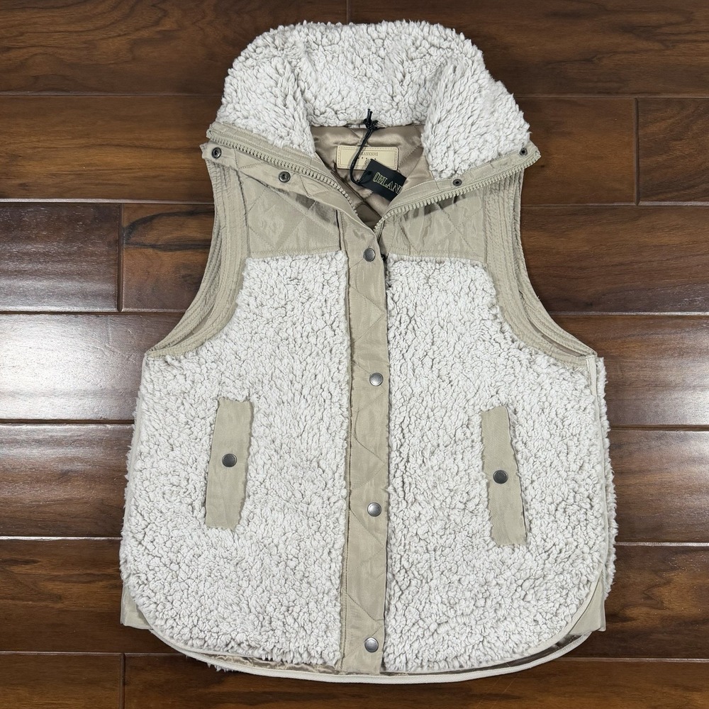 BlankNYC Women's Size XS Angel Eyes Sherpa Teddy Vest Jacket
